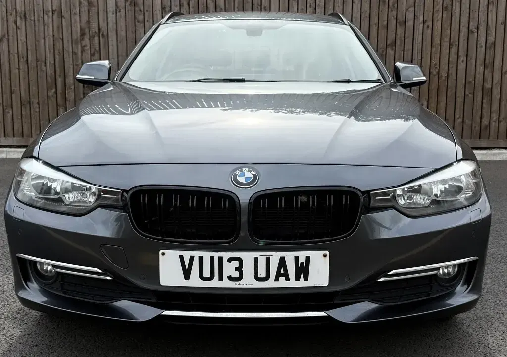 Used BMW 318 2013 Grey Estate