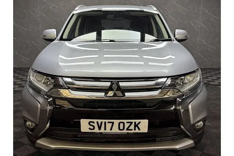 Used Mitsubishi Outlander 147 HP (108 kW) 2017 Silver SUV