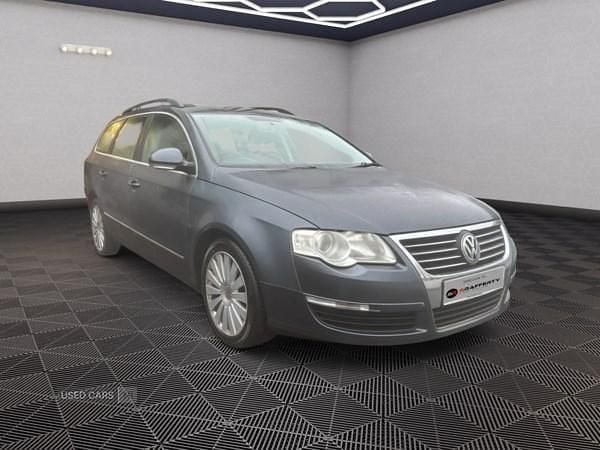 Grey Used 2010 VW Passat Highline Estate | £3,850 (Fair price) - Image 1/4