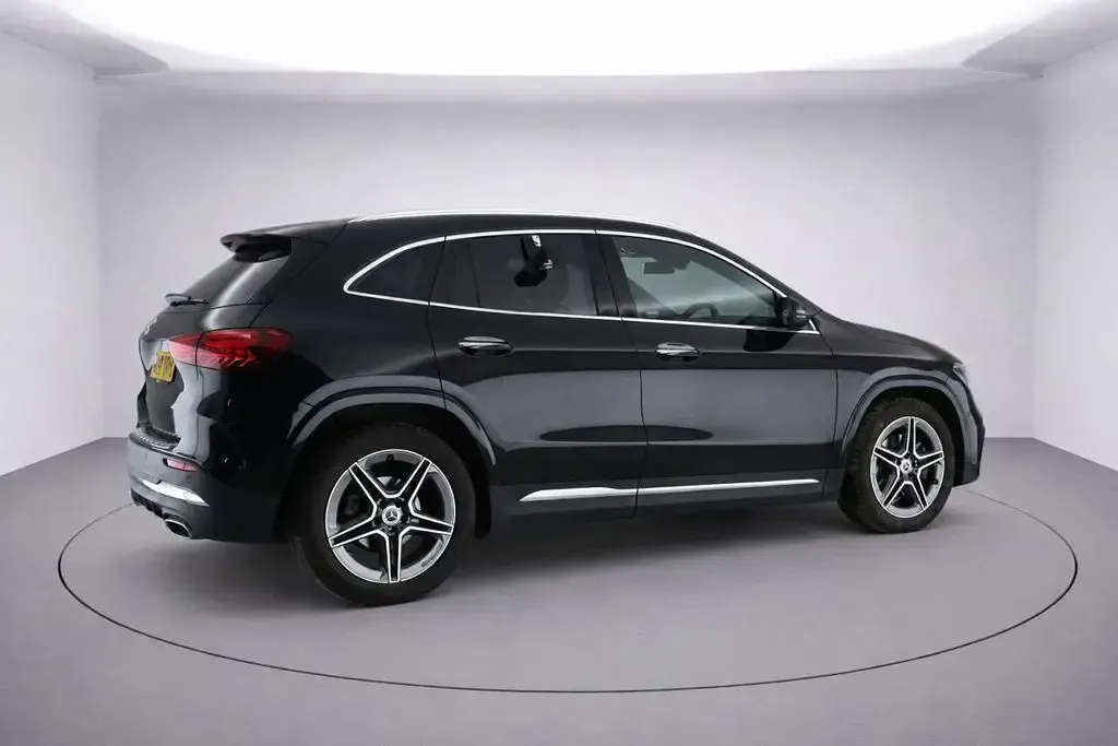 Used Mercedes GLA200 Executive 163 HP (119 kW) 2024 Black SUV