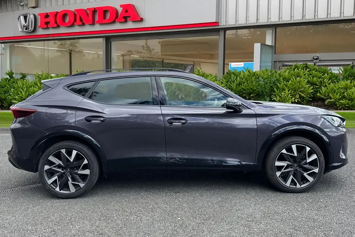 Used Cupra Formentor 150 HP (110 kW) 2025 Mauve/purple SUV