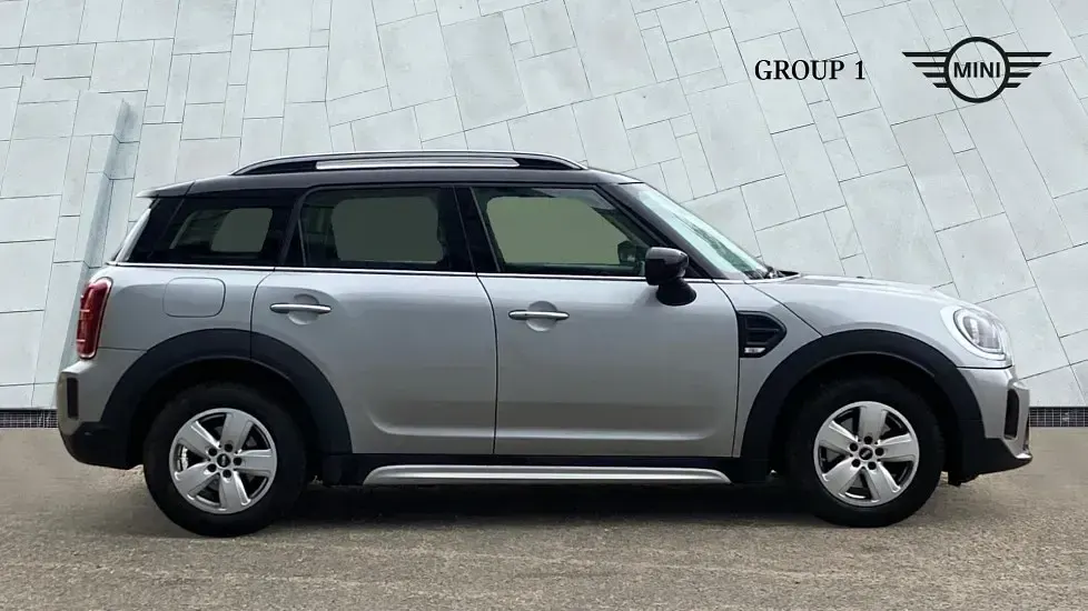 Używany Mini Cooper Countryman Classic 136 KM (100 kW) 2023 Srebrny SUV