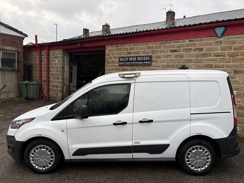 Used Ford Transit Connect 100 HP (73 kW) 2017 White MPV