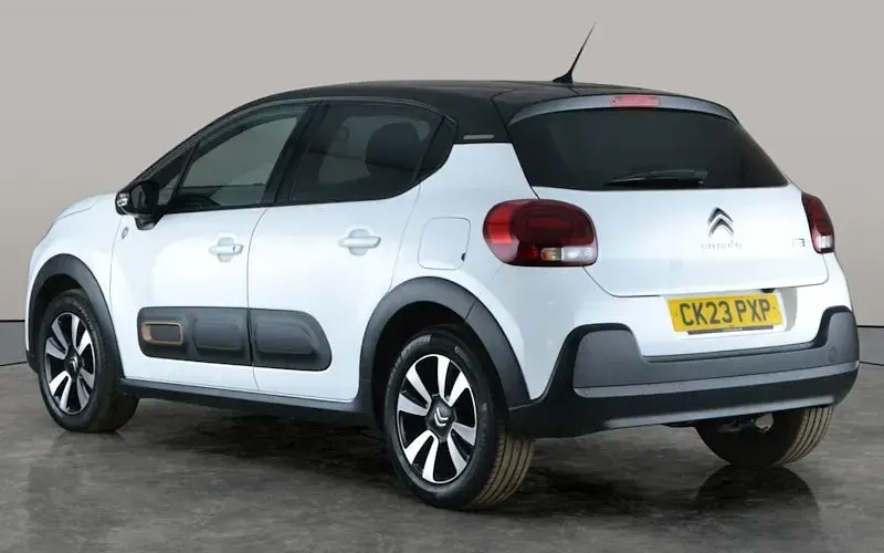 Used Citroën C3 PureTech 83 HP (61 kW) 2023 White Hatchback