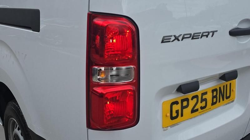 Used Peugeot Expert 143 HP (105 kW) 2025 White Van