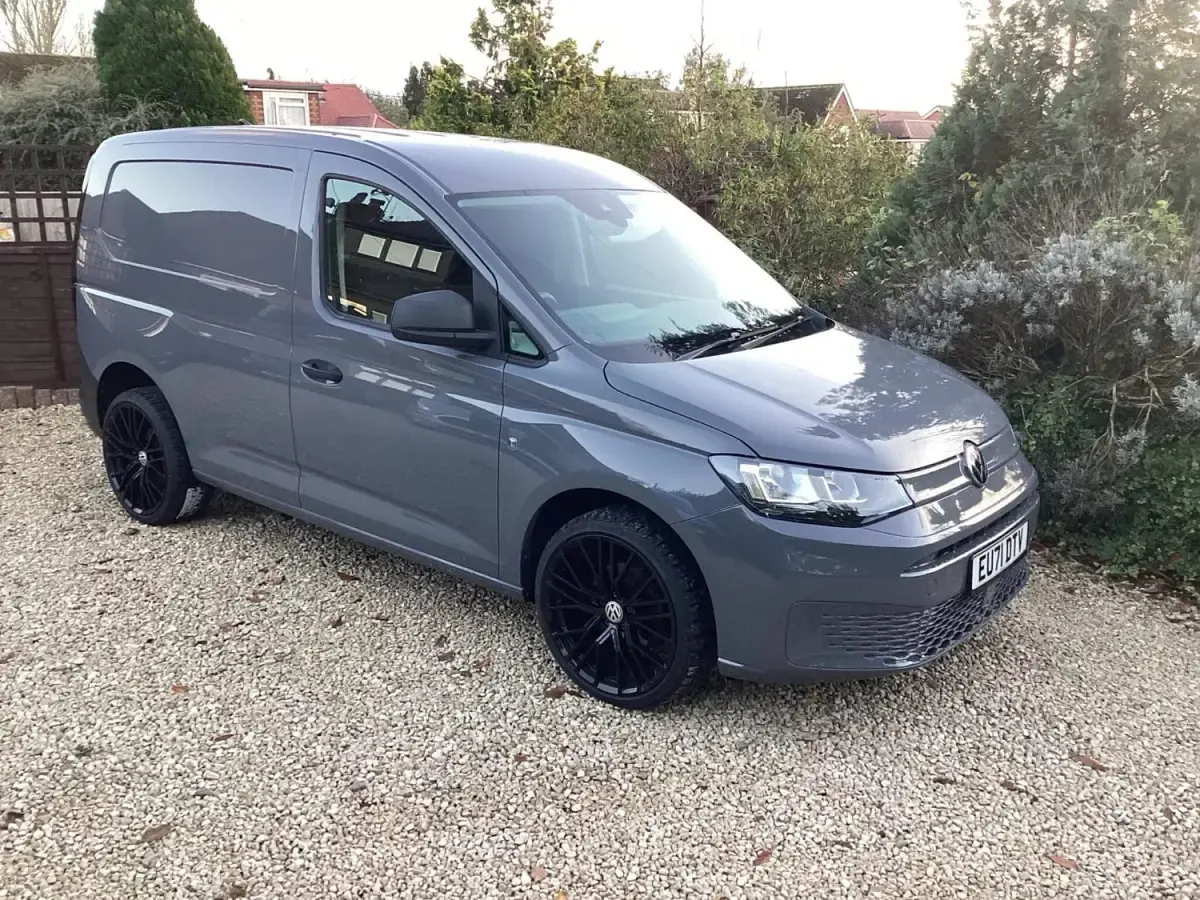 Usado VW Caddy S 75 HP (55 kW) 2021 Cinzento Monovolume