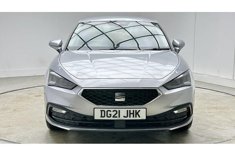 Used Seat Leon SE Dynamic 110 HP (80 kW) 2021 Silver Hatchback