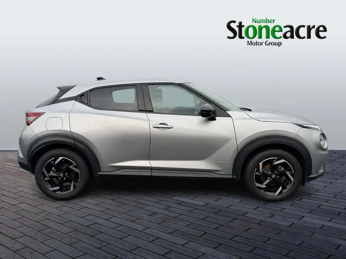 Used Nissan Juke N-Connecta 143 HP (105 kW) 2023 Silver SUV