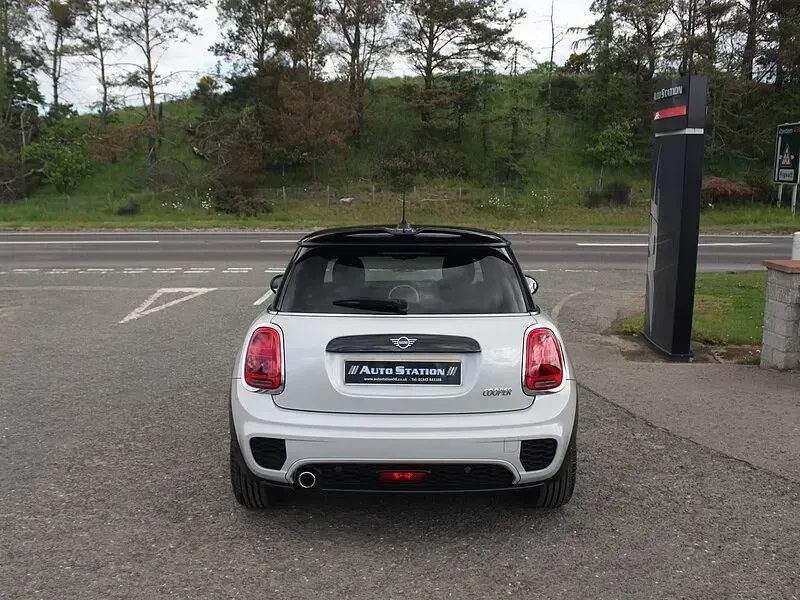 Used Mini Cooper Hatch 136 HP (100 kW) 2018 Silver Hatchback