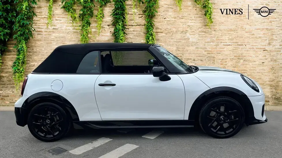 Used Mini Cooper 147 kW (201 HP) 2025 White Hatchback