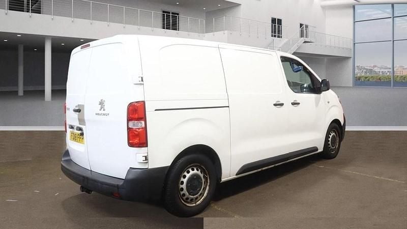 Used Peugeot Expert 115 HP (84 kW) 2018 White Van
