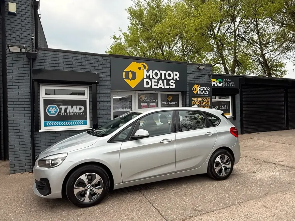 Begagnad BMW 218 2018 Silver Halvkombi