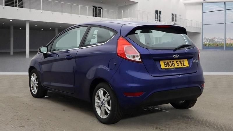 Used Ford Fiesta Zetec 2016 Blue Hatchback