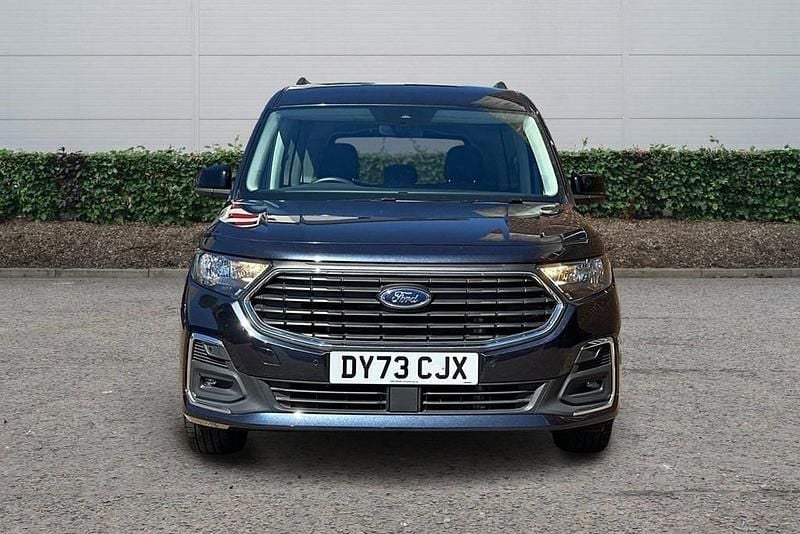 Usado Ford Tourneo Titanium 2023 Azul Familiar
