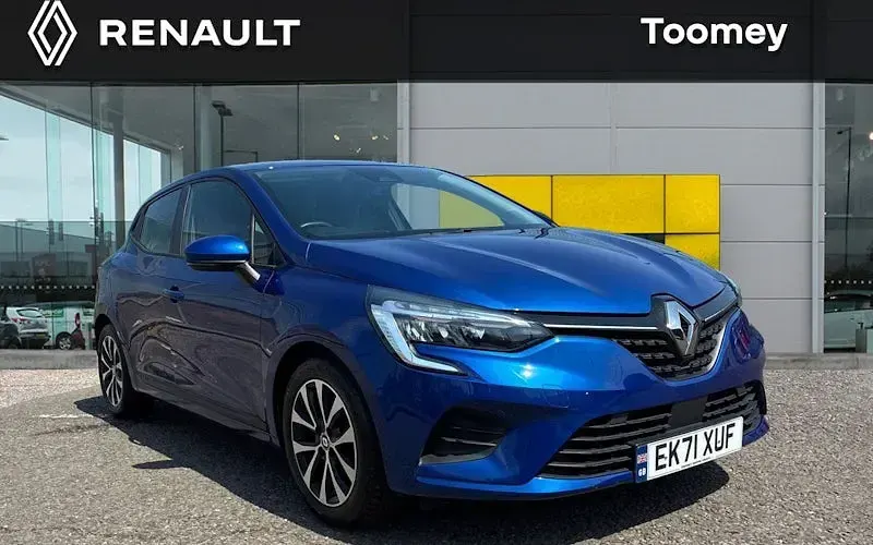 Used Renault Clio Iconic 90 HP (66 kW) 2022 Hatchback