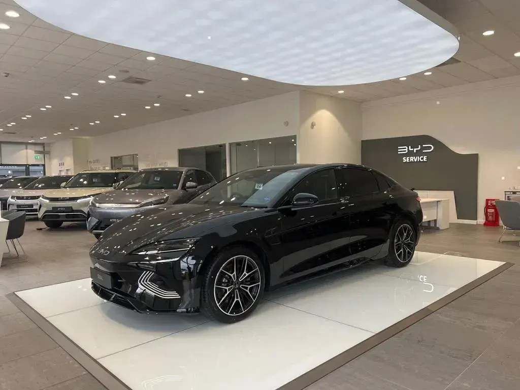 New BYD Seal 389 kW (530 HP) 2026 Black Sedan