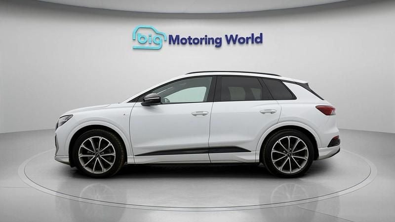 Used Audi Q4 e-tron 150 kW (204 HP) 2022 White SUV
