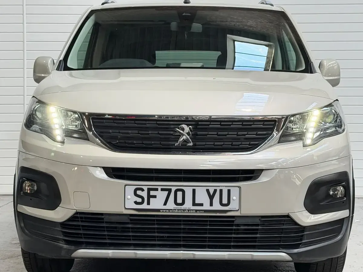 Used Peugeot Rifter Allure 131 HP (96 kW) 2020 Beige MPV