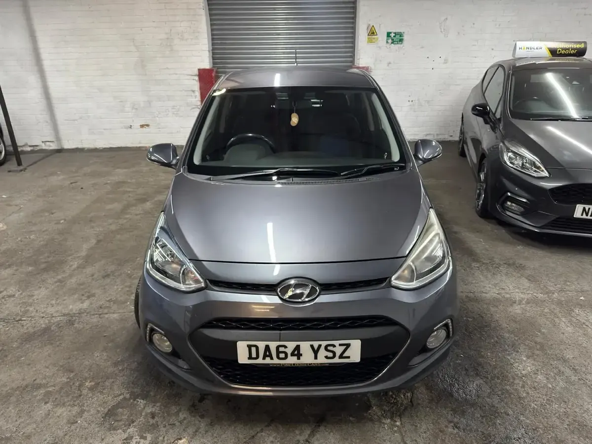 Used Hyundai i10 Premium 87 HP (63 kW) 2015 Grey Hatchback