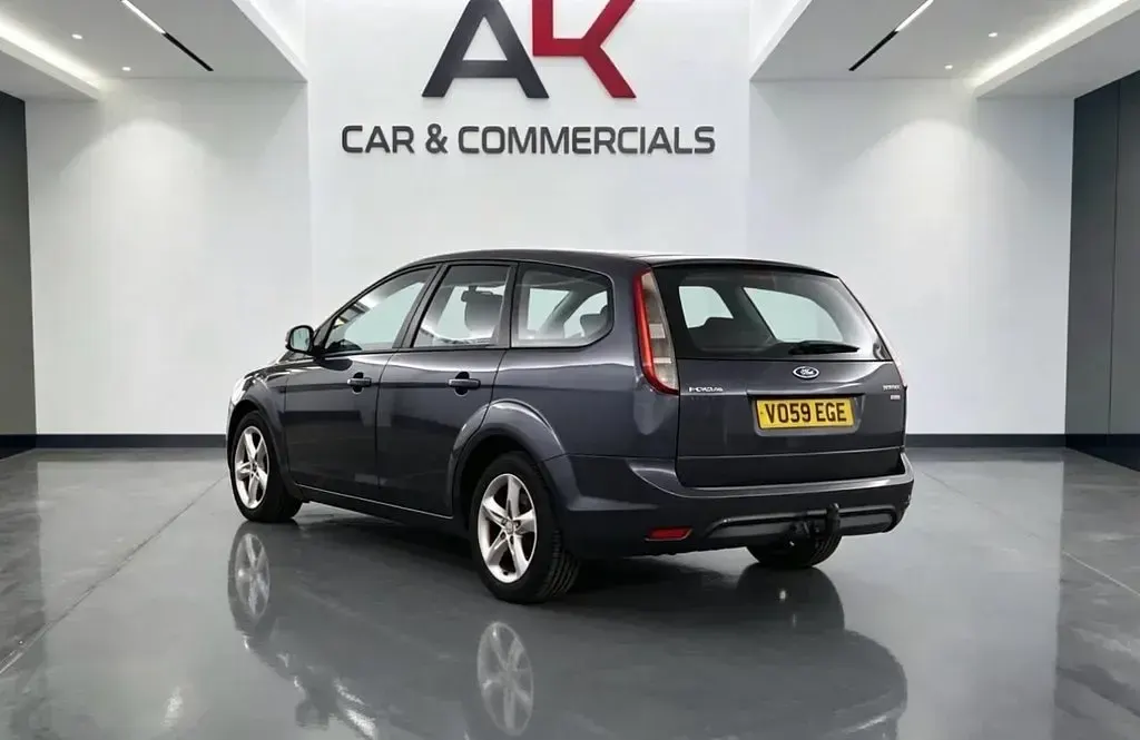 Used Ford Focus Zetec 116 HP (85 kW) 2009 Grey Estate