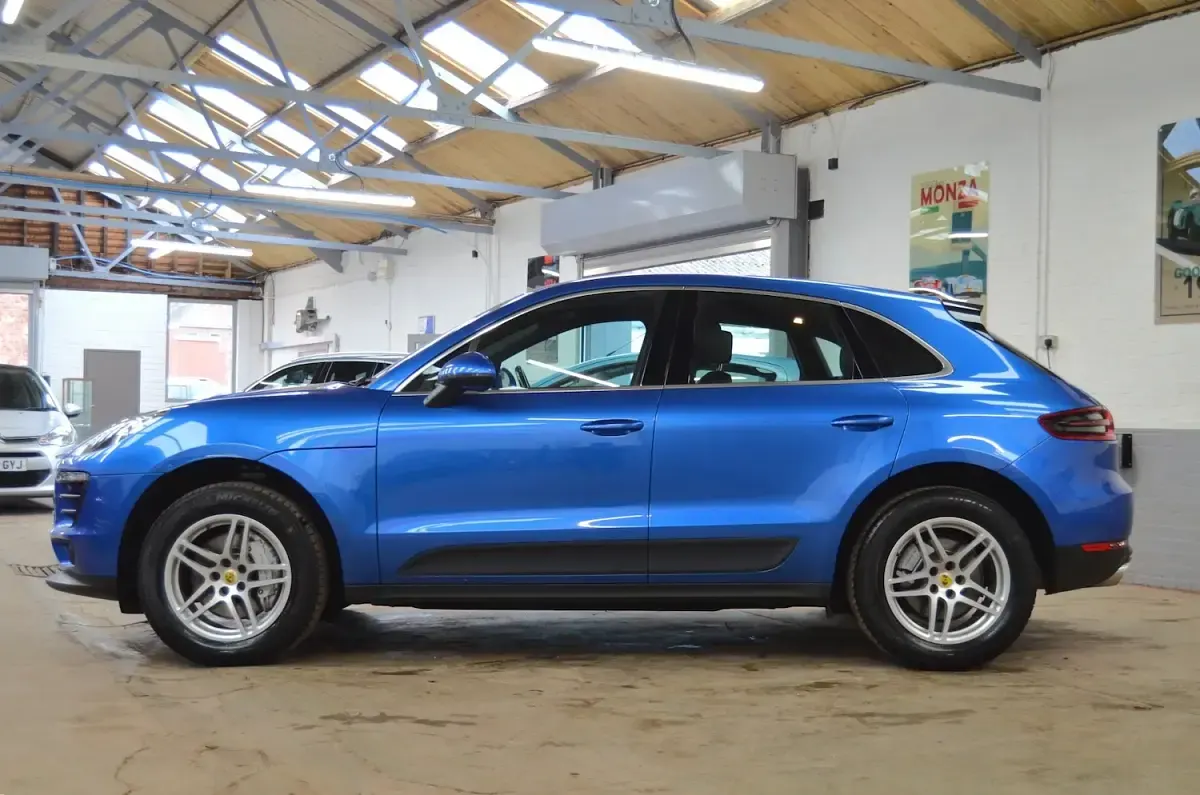 Used Porsche Macan S 335 HP (246 kW) 2018 Blue SUV