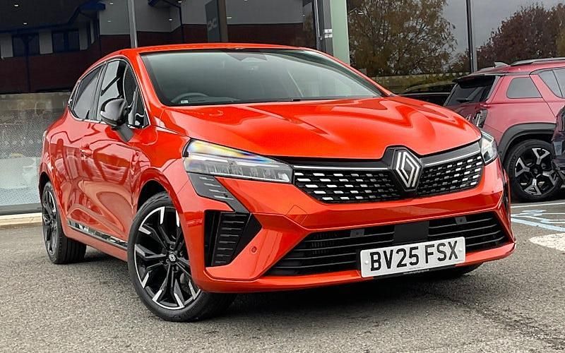 Used Renault Clio V Techno 90 HP (66 kW) 2025 Hatchback