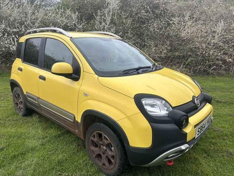 Used Fiat Panda Cross Cross 90 HP (66 kW) 2014 Yellow Hatchback