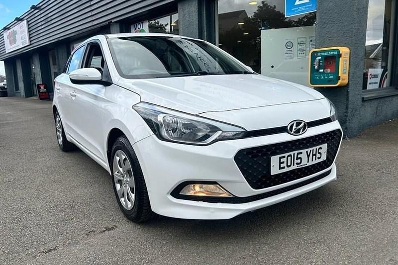 White Used 2015 Hyundai i20 Hatchback | £6,995 (Fair price) - Image 1/1
