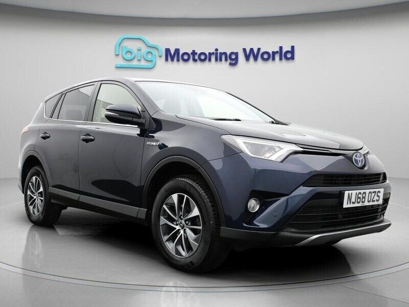 Blue Used 2018 Toyota RAV4 Hybrid SUV | £16,100 (Super price) - Image 1/4