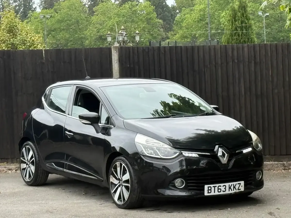 Used Renault Clio IV Dynamique 90 HP (66 kW) 2013 Black Hatchback