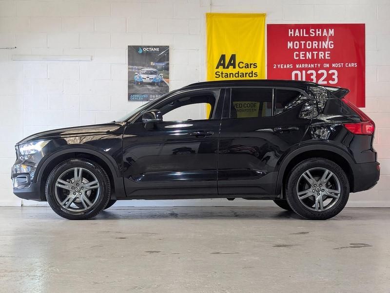 Used Volvo XC40 R-Design 163 HP (119 kW) 2020 Black SUV