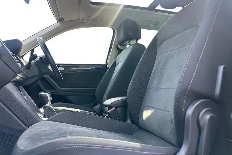 Second-hand VW Tiguan Elegance 150 CP (110 kW) 2023 Gri SUV