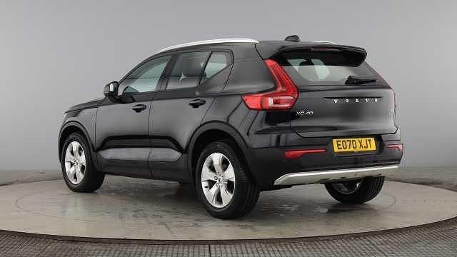 Used Volvo XC40 Momentum 161 HP (118 kW) 2021 Black SUV