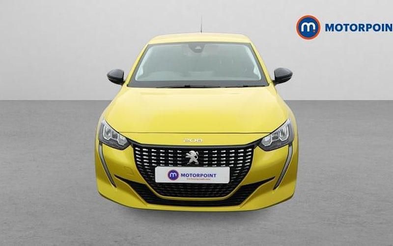 Used Peugeot 208 Allure+ 131 HP (96 kW) 2023 Yellow Hatchback