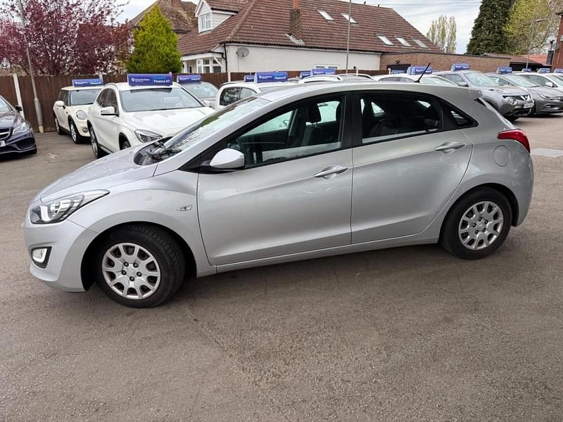 Used Hyundai i30 Classic 100 HP (73 kW) 2013 Silver Hatchback
