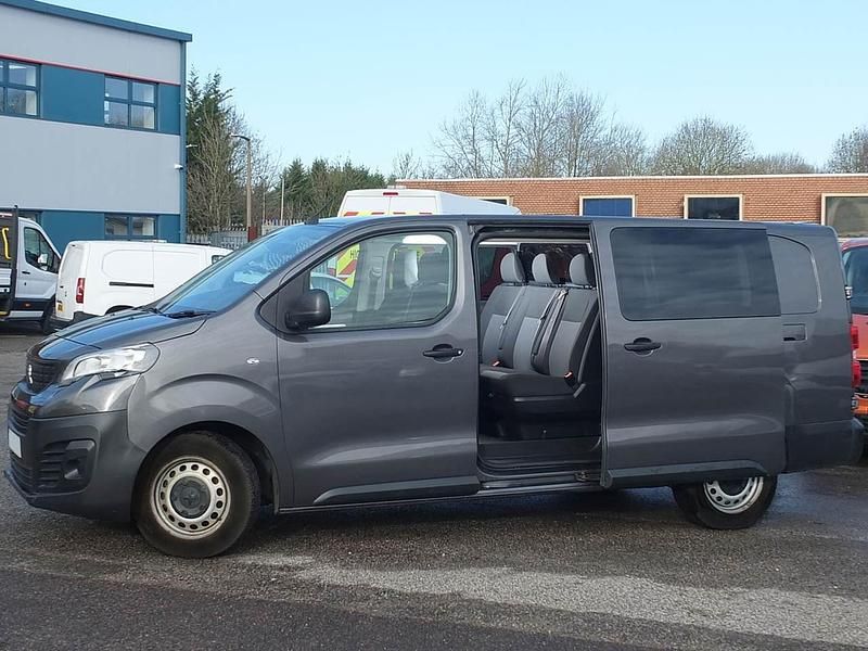 Used Peugeot Expert S 145 HP (106 kW) 2022 Grey Van