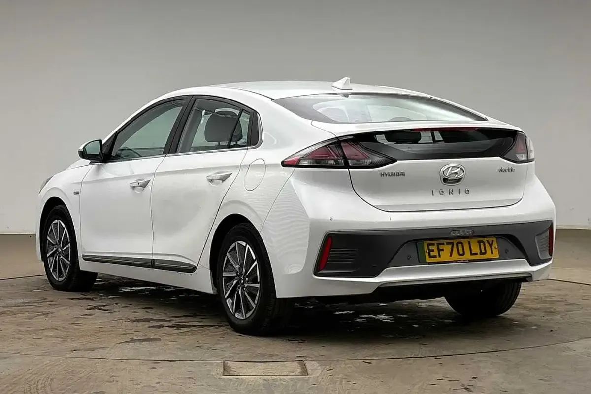 Used Hyundai Ioniq Premium 100 kW (136 HP) 2020 White Hatchback