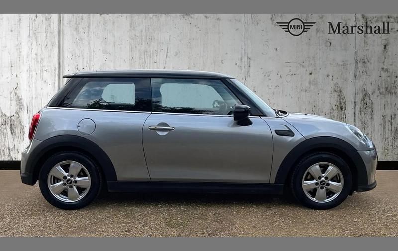 Used Mini Cooper Classic 134 HP (98 kW) 2024 Silver Hatchback