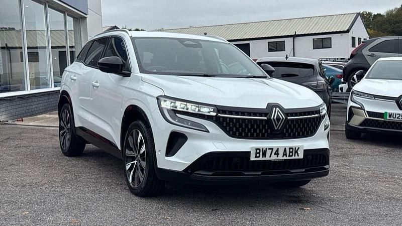 Pearl arctic white Used 2025 Renault Austral Techno SUV | £23,709 (Fair price) - Image 1/1