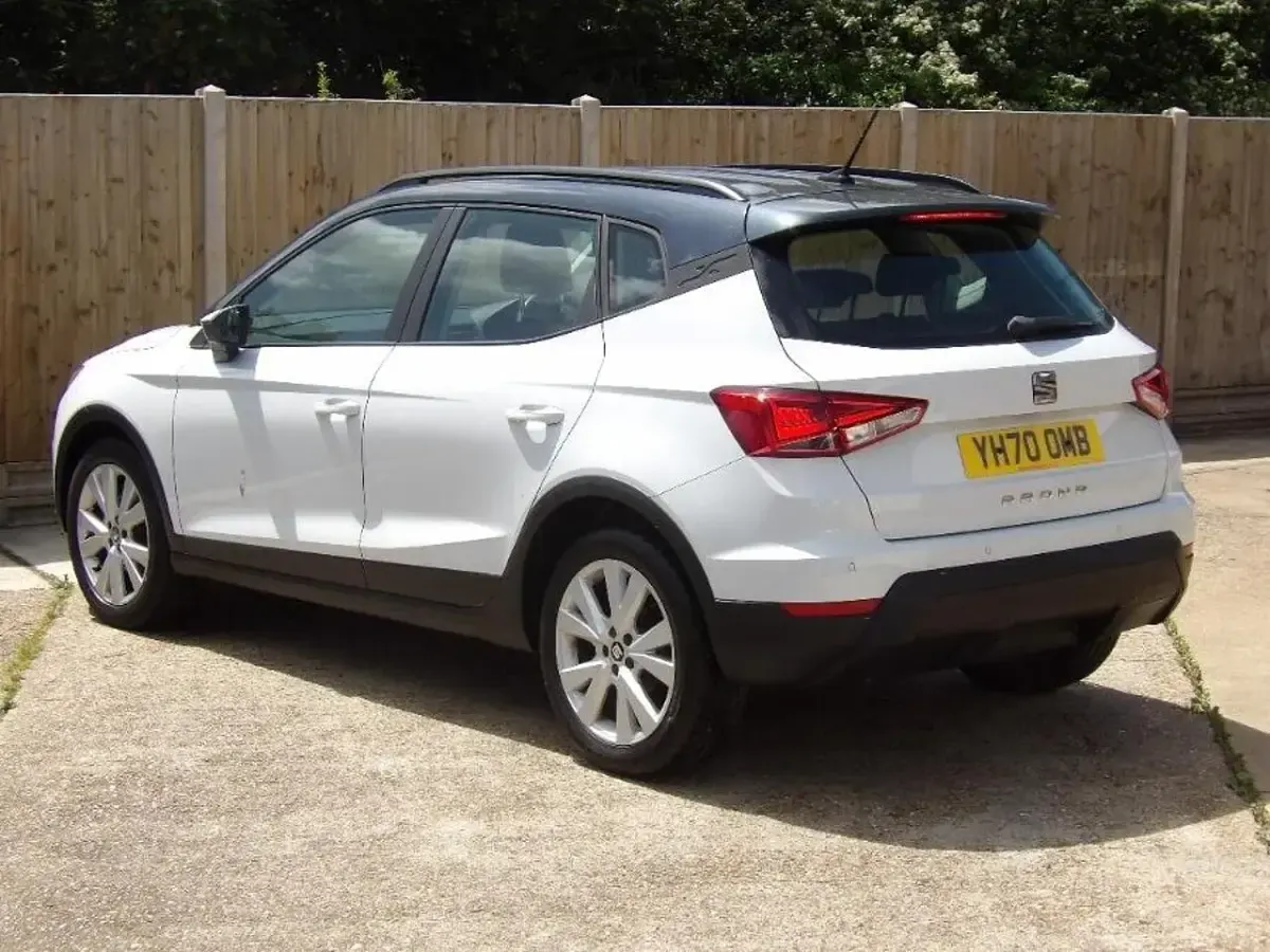 Used Seat Arona SE Technology 113 HP (83 kW) 2020 White SUV