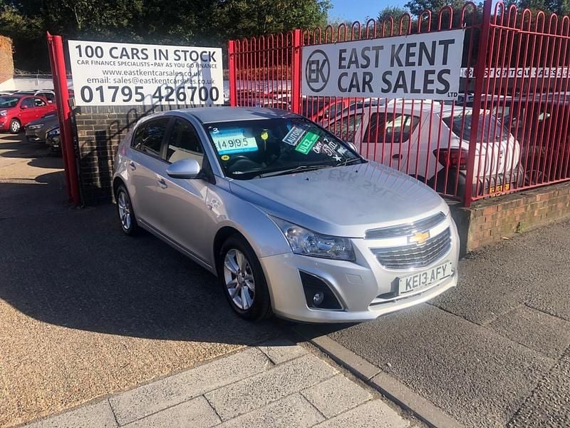 Silver Used 2013 Chevrolet Cruze LT Hatchback | £4,995 (Fair price) - Image 1/4