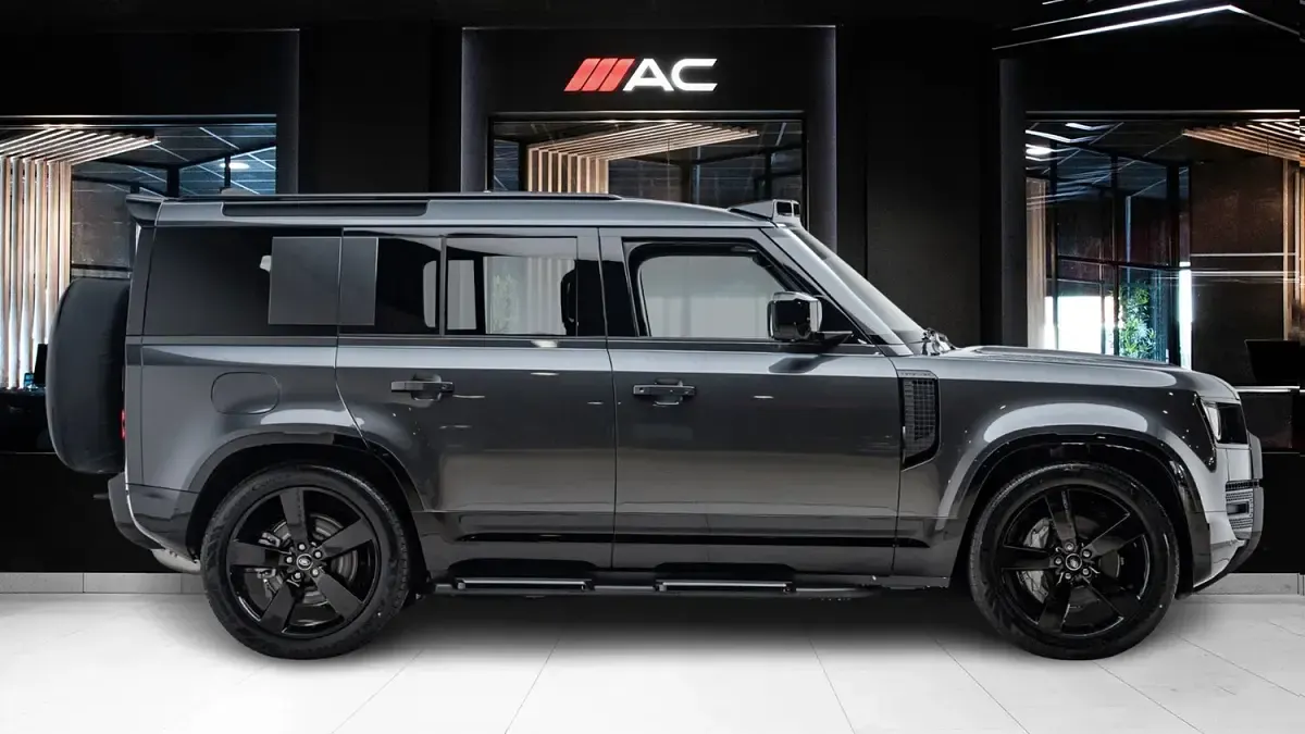 New Land Rover Defender SE Dynamic 2026 Grey SUV