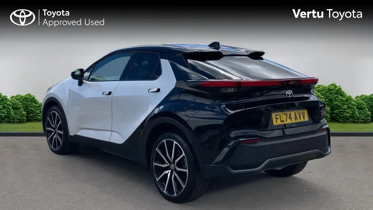 Used Toyota C-HR Sport 223 HP (164 kW) 2024 White SUV