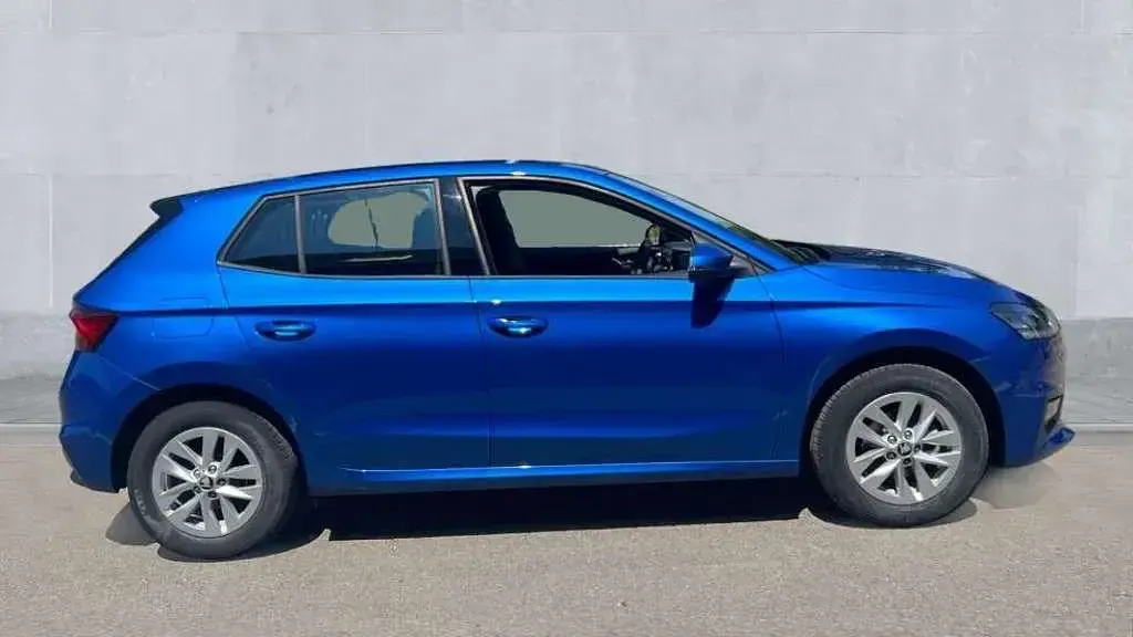 Used Skoda Fabia SE 80 HP (58 kW) 2026 Race blue Hatchback