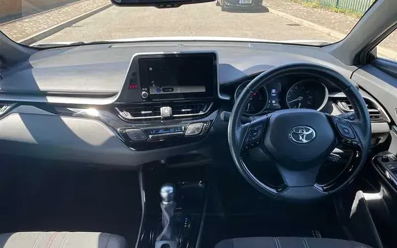 Used Toyota C-HR Sport 184 HP (135 kW) 2022 White SUV