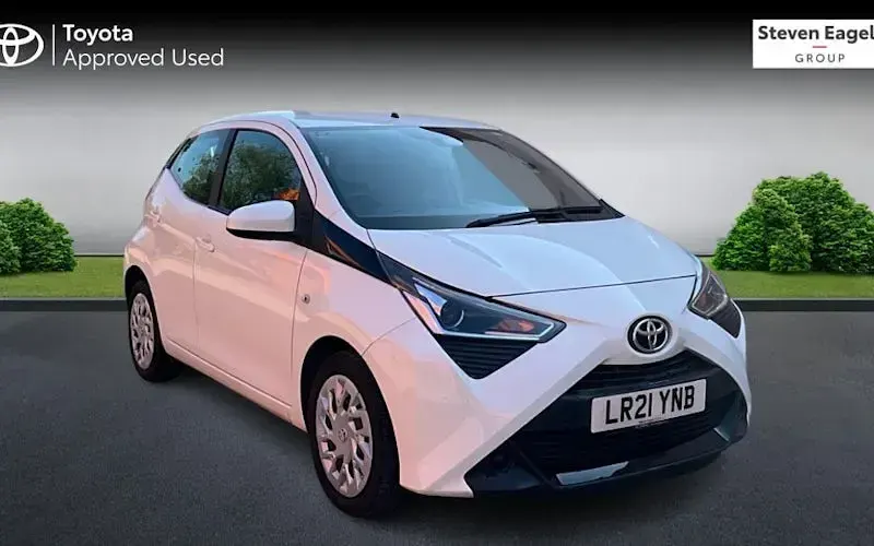Usado Toyota Aygo X-play 72 CV (52 kW) 2021 Utilitario