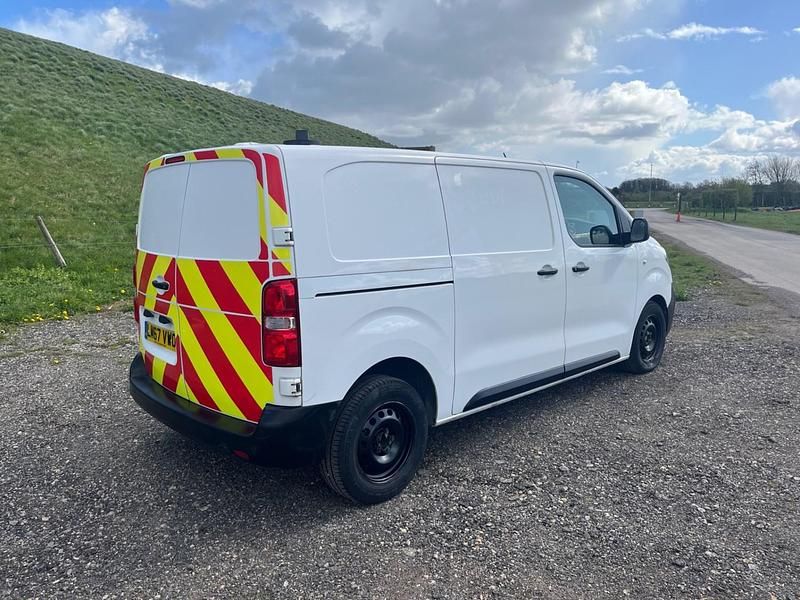 Second-hand Peugeot Expert 120 CP (88 kW) 2017 Alb Van