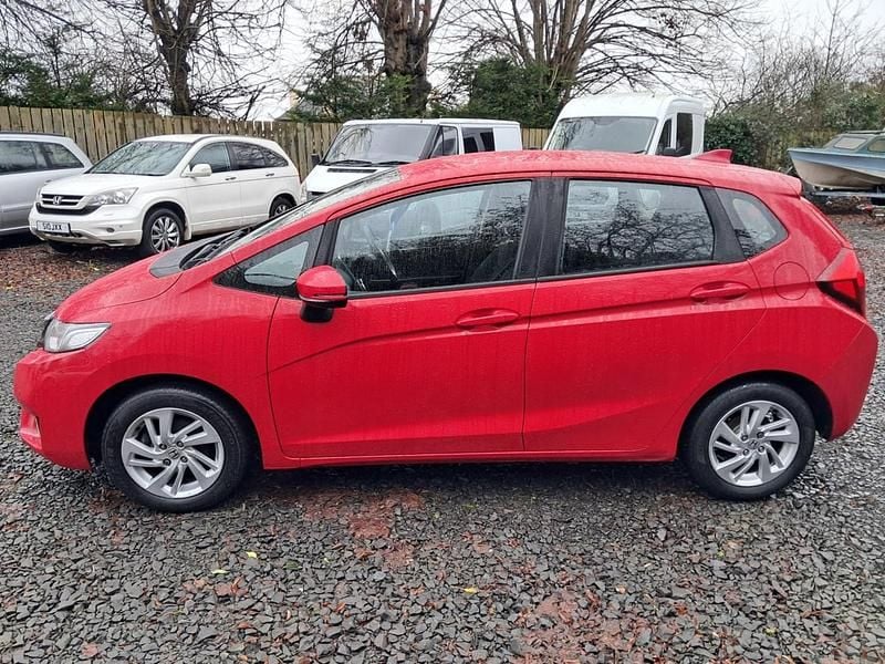 Used Honda Jazz SE 2016 Red Hatchback