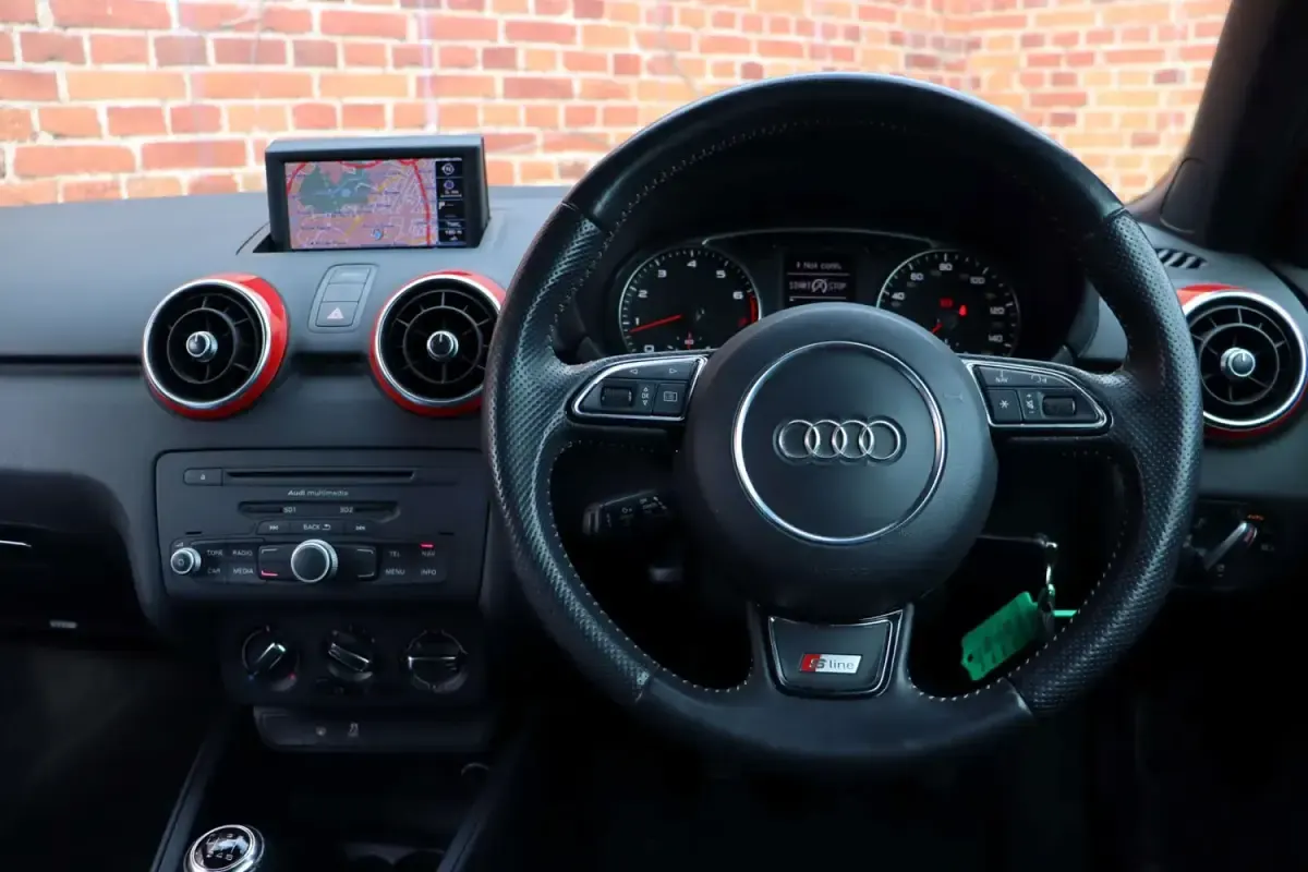 Usado Audi A1 S-Line 2013 Rojo Utilitario