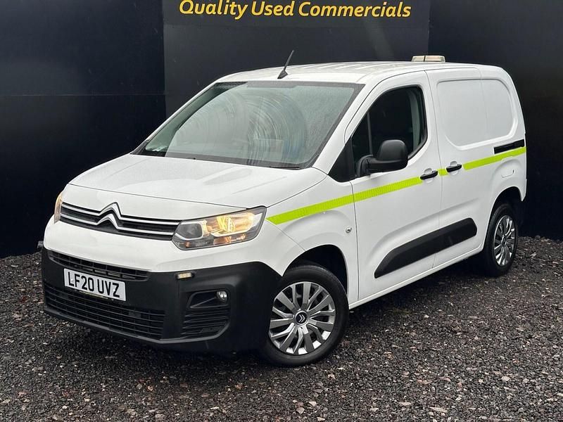 Used Citroën Berlingo 100 HP (73 kW) 2020 White MPV